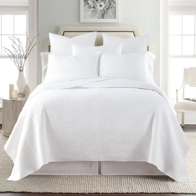 Beautiful Cross Stitch 100% Cotton Quilt Set - White