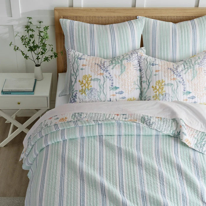 Coastal Bedding Ensembles Complete King - 7PC Ocean Meadow