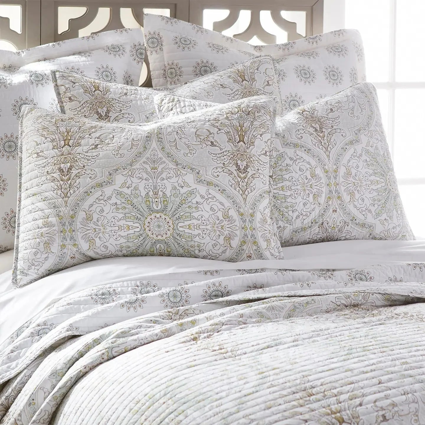 Cosima Vintage Style Quilt Set