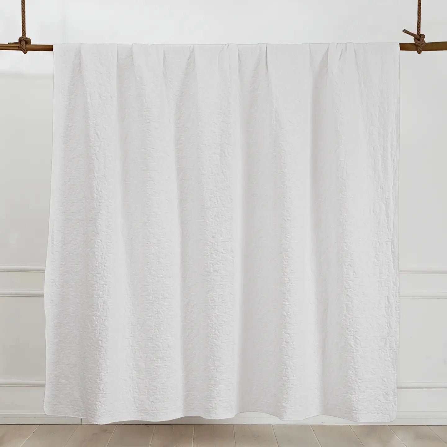 Emory White Quilt Set