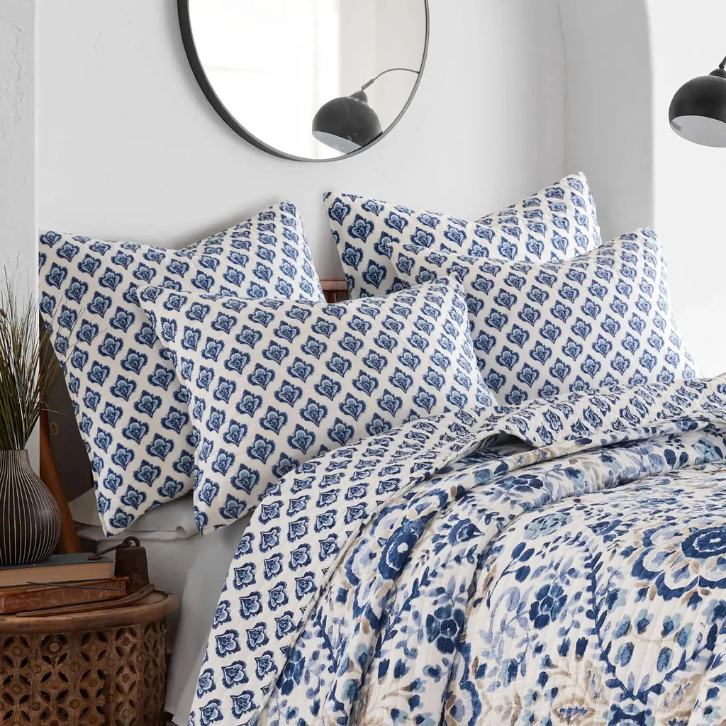 Lorrance Quilt Set