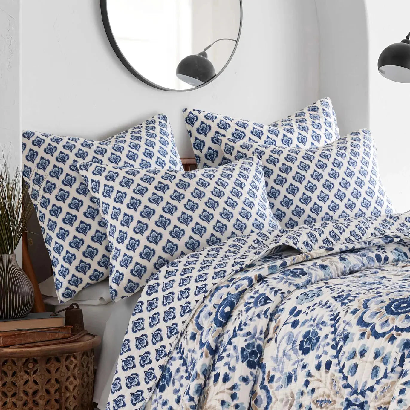 Lorrance Quilt Set