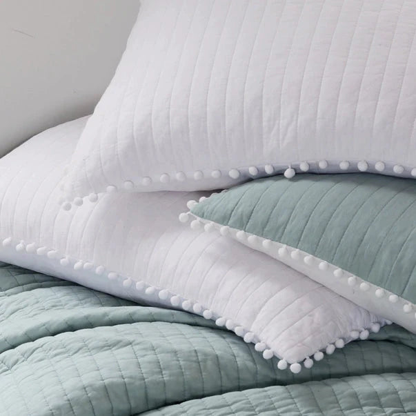 Pom Pom Quilt